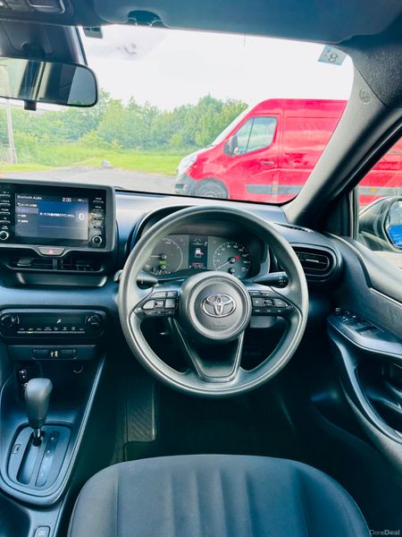 Toyota Yaris 1.5 hybrid 389699693