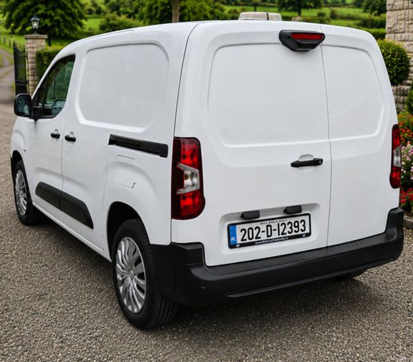 2020 Peugeot Partner  Top Spec 389602033