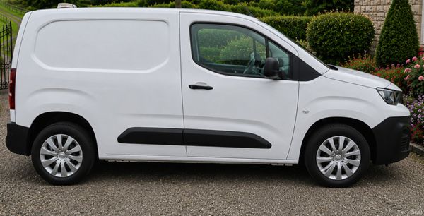 2020 Peugeot Partner  Top Spec 389602035