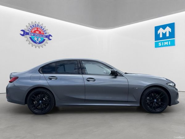 BMW 330E Sport Plug-in Hybrid only  40,692km 389611003