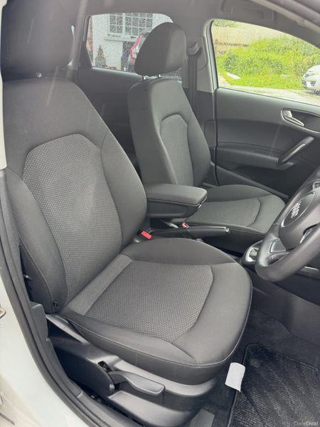 Audi A1 1.4 Auto Tsi 40,000kms 2014 389635255