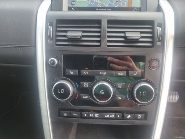 Land Rover Discovery Automatic 2018 389638509