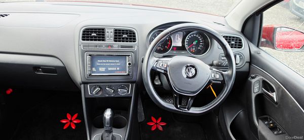 Volkswagen Polo 2015 389741773