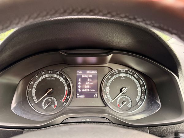 Skoda Karoq 2018 1.6 TDI 389746017