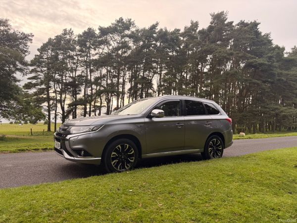 Mitsubishi Outlander 2017 PHEV Top Spec 389746365