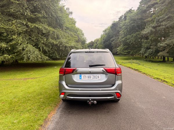 Mitsubishi Outlander 2017 PHEV Top Spec 389746375