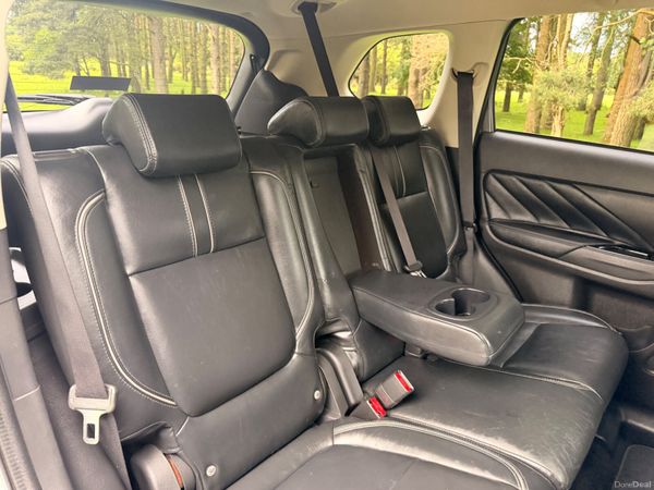Mitsubishi Outlander 2017 PHEV Top Spec 389746403