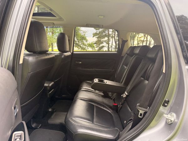 Mitsubishi Outlander 2017 PHEV Top Spec 389746409