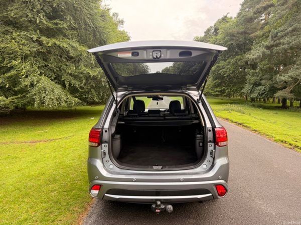 Mitsubishi Outlander 2017 PHEV Top Spec 389746423
