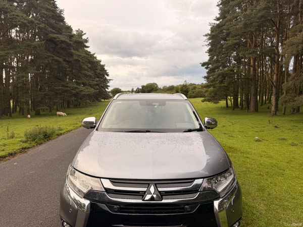 Mitsubishi Outlander 2017 PHEV Top Spec 389746431