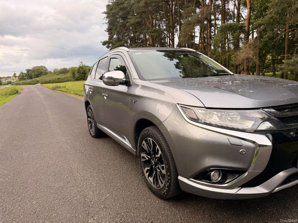 Mitsubishi Outlander 2017 PHEV Top Spec 389746433
