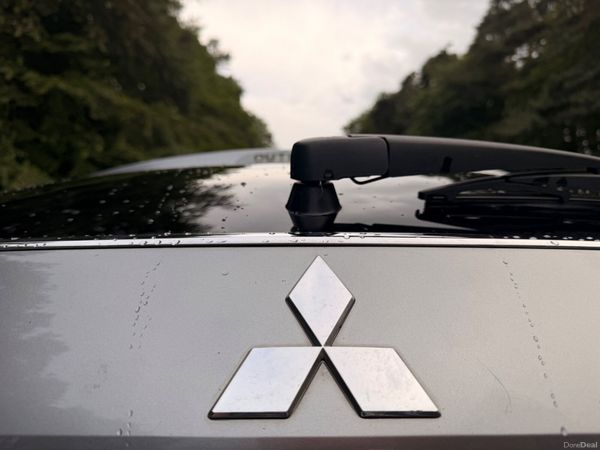 Mitsubishi Outlander 2017 PHEV Top Spec 389746435