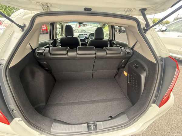2015 Honda Jazz/Fit 1.5 Hybrid Auto,Leather Specs 389748603