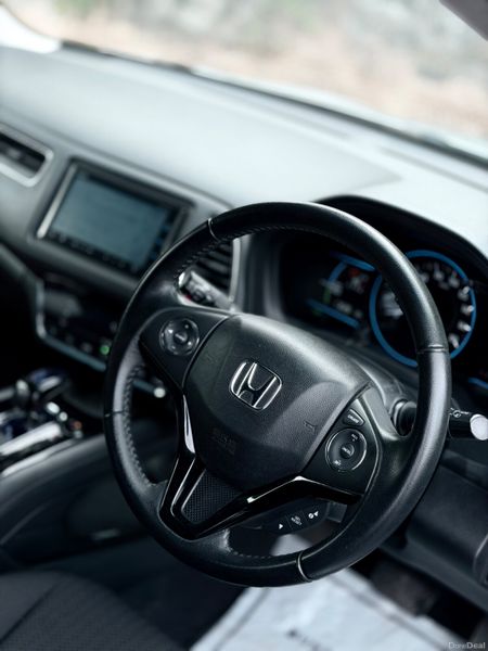 Honda Vezel | 2015 | 95,000 KM | Hybrid |AUTO|SUV 389753747