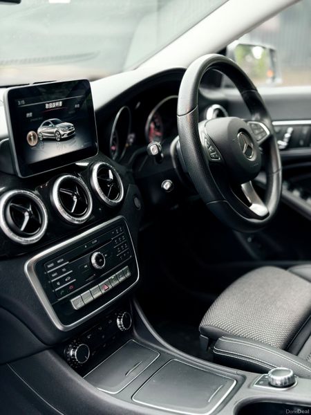 Mercedes-Benz CLA 180 | SPORTS | 1.6 | 64,KKM 389753833