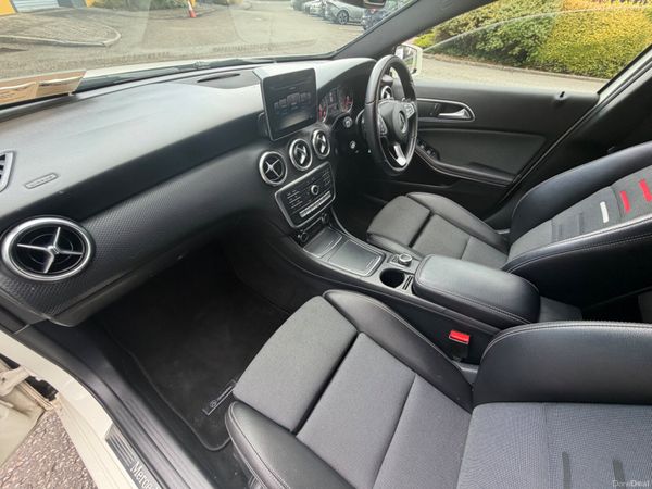 Mercedes-Benz A180 AMG LINE Auto 389776065