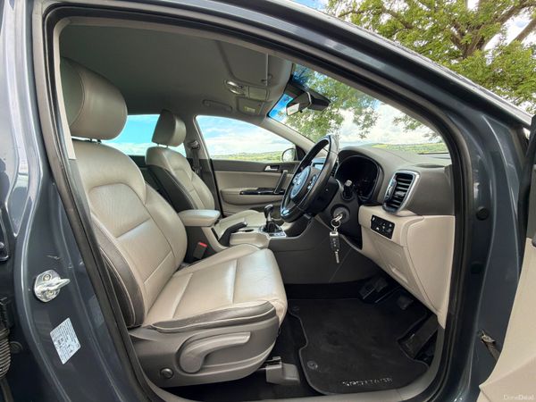 Kia Sportage 2017 Platinum Huge Specs 389782979