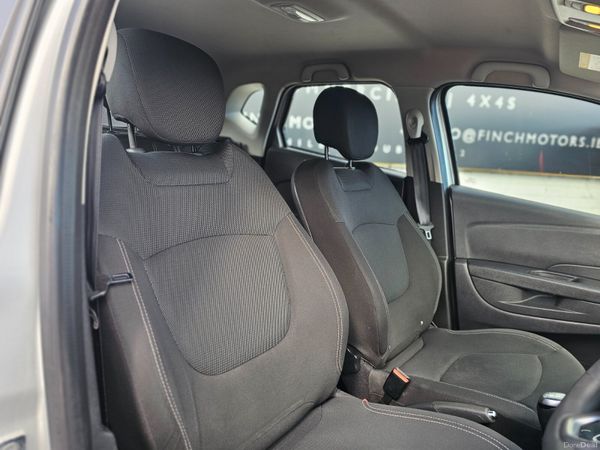 RENAULT CAPTUR // PETROL // 04/27 NCT 389784011