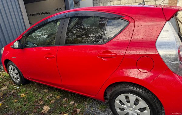 Toyota Aqua 2014/ automatic/ push start 389734601