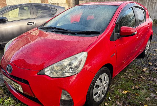 Toyota Aqua 2014/ automatic/ push start 389734603