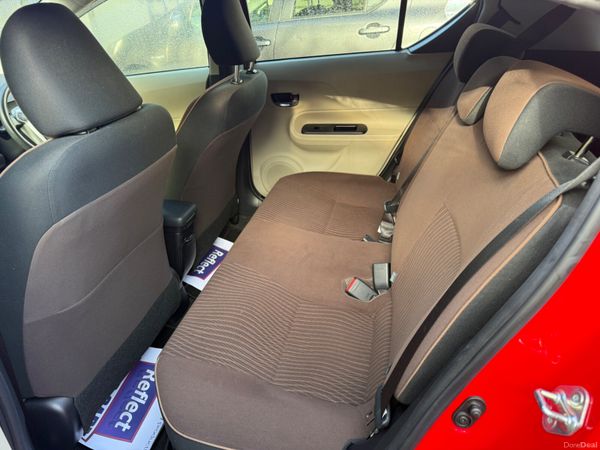 Toyota Aqua 2014/ automatic/ push start 389734611