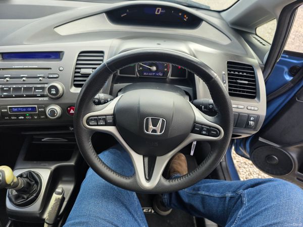 Honda Civic 2006 389866331