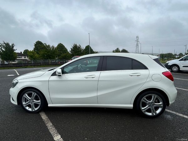 MERCEDES A180 2013 AUTOMATIC 389870945