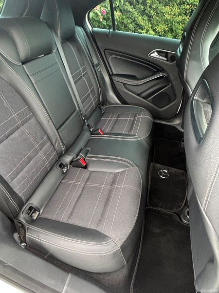 MERCEDES A180 2013 AUTOMATIC 389870951