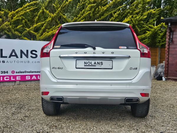 VOLVO XC60 INSCRIPTION MODEL 389883447