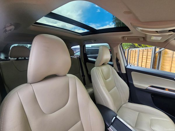 VOLVO XC60 INSCRIPTION MODEL 389883451