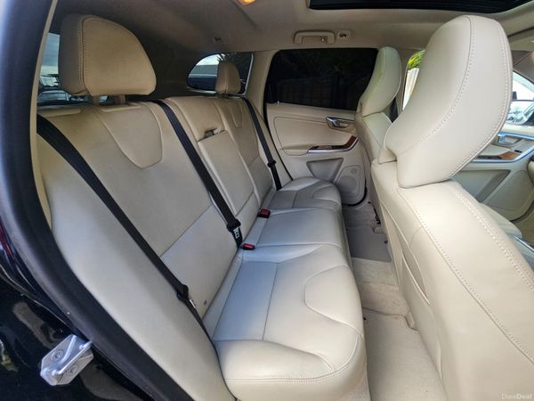 VOLVO XC60 INSCRIPTION MODEL 389883403