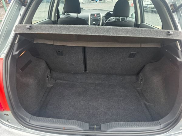 Toyota Auris 2008 389802639