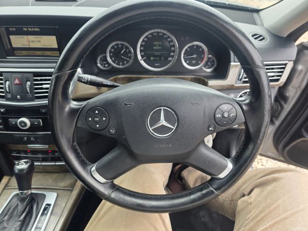 Mercedes-Benz E-Class 2010 389804727