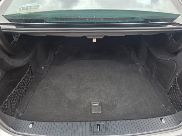 Mercedes-Benz E-Class 2010 389804733