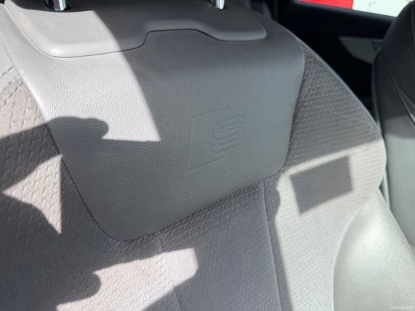 Audi A4 2018 389821629