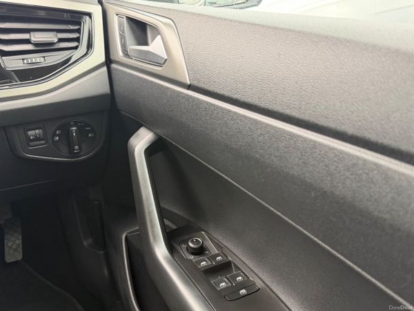Volkswagen Polo High Spec 389942209