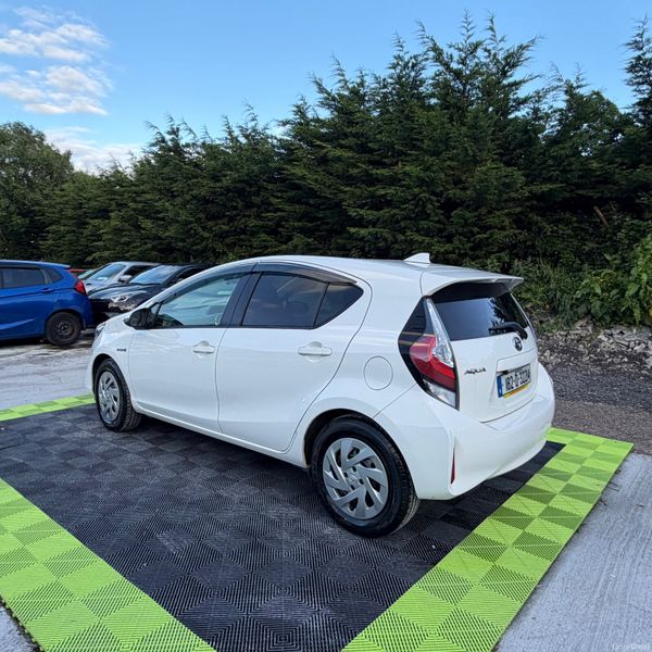 Toyota Aqua 2018 389952893