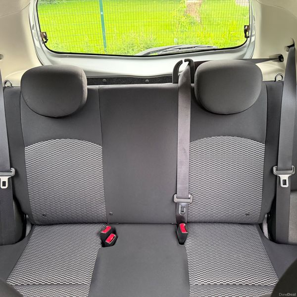 Nissan March 2017 389955631