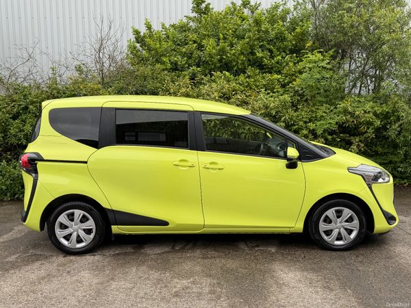 Toyota Sienta 1.5 Hybrid Auto Powersliding Doors 389959103