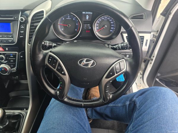 Hyundai i30 2016 389959641