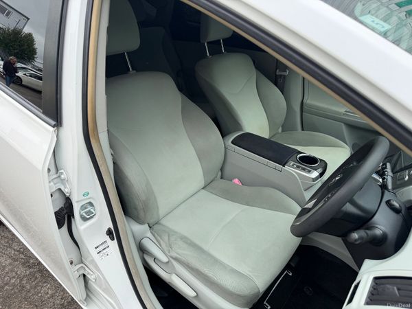 Toyota Prius Alpha Hybrid Low km 389962761