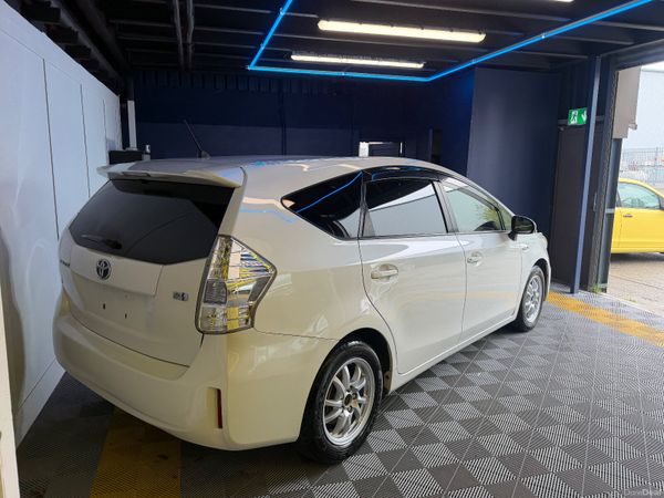 Toyota Prius Alpha Hybrid Low km 389962767
