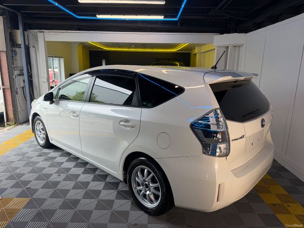 Toyota Prius Alpha Hybrid Low km 389962769