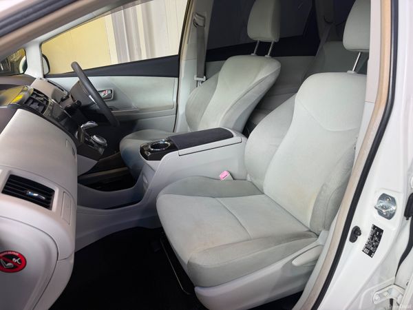 Toyota Prius Alpha Hybrid Low km 389962737