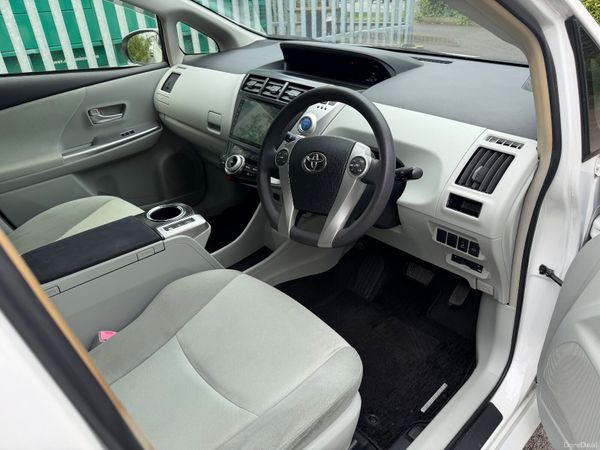 Toyota Prius Alpha Hybrid Low km 389962739