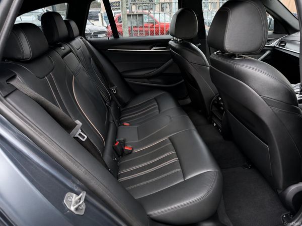 212 BMW 520D G31 AUTO ESTATE M-SPORT = TOURING = 389965263
