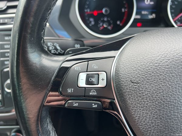 2016 (162) Volkswagen Tiguan SE 2.0 TDI BMT - Auto 389973029