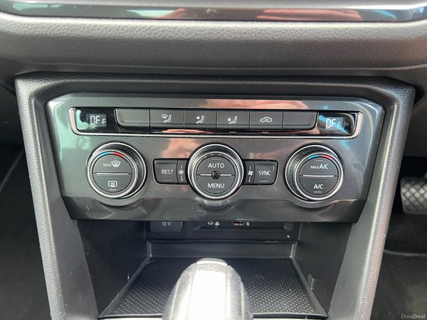 2016 (162) Volkswagen Tiguan SE 2.0 TDI BMT - Auto 389973033