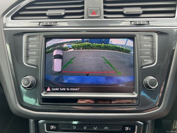 2016 (162) Volkswagen Tiguan SE 2.0 TDI BMT - Auto 389973039
