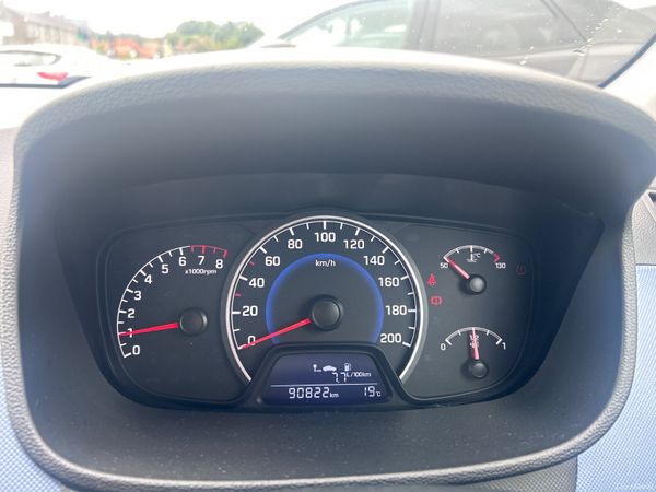 2018 HYUNDAI I10 1.0 PETROL DELUXE 389937627